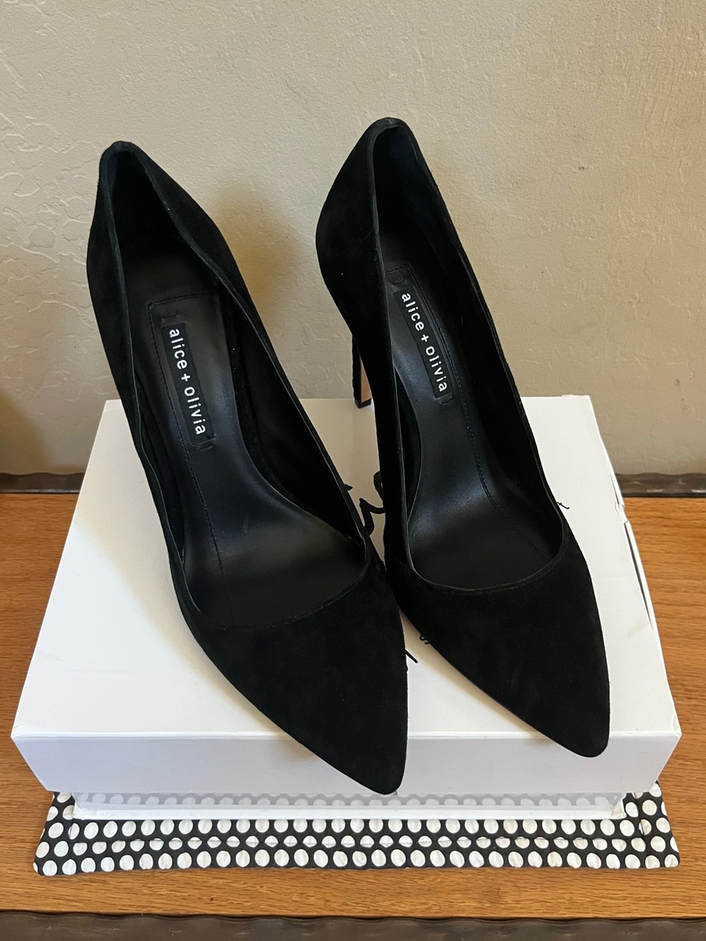 Alice + Olivia 41 Black Suede Pointed Stiletto Pumps